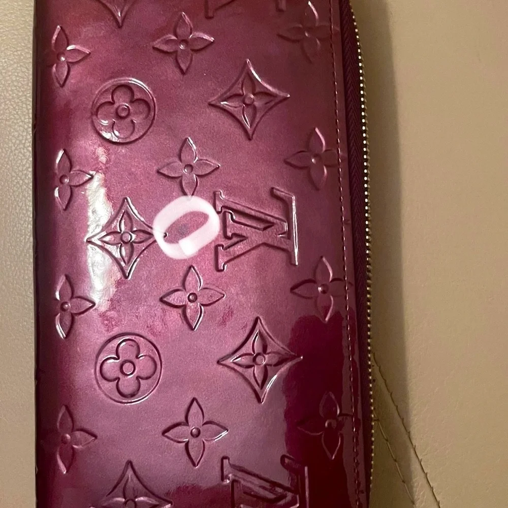 AUTHENTIC EUC LOUIS VUITTON SP4182 ROUGE FAUVISTE MONOGRAM VERNIS ZIPPY … - Picture 17 of 17